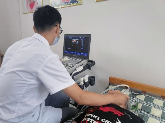 易县健康送到救助站 义诊服务暖人心